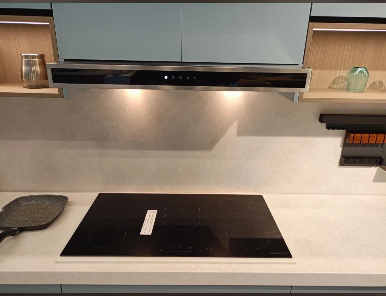 0f5dTVuxX9L6DAHjKnKMBaRMCymhrl6FTNSrZSj3.webp بكج اجهزة مطبخ بلت ان من كيتشن نت الايطالية - Kitchen Net- ( شفاط - سطح ) - الصورة 1