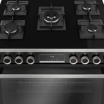 بوش - موقد غاز كوكرز مع فرن بلون أسود ومساحة كبيرة جدًا بسطح زجاجي أنيق وأداء عالي بتصميم سهل الاستخدام - HJY5G7Q69M