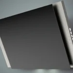 كيتشن لاين – شفاط جداري زجاجي مائل أسود 90 سم – تدفق هواء: 650 م³/ساعة – ضوضاء: 44–62 ديسبل – إضاءة LED – تحكم باللمس – SOHO-90-650