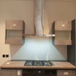 ماستر جاز - شفاط حرف T - المقاس 90 سم- موتور المنيوم - قوة الشفط 1200 - عدد 3 سرعات للشفط - إضاءة LED - قوة الماطور 380 واط - عدد 3 فلتر المنيوم - عدد 2 فلتر كربون - التردد 60/50 هرتز - إيطالي -MGHT-90