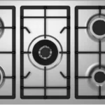 بومبي - سطح بلت ان - 5 عين غاز ( العين الوسطى ثلاثية الإشعال ) •مفاتيح تحكم جانبية •شبك ثقيل •اشعال ذاتي •امان كامل 90 سم - ايطالي - P90GC