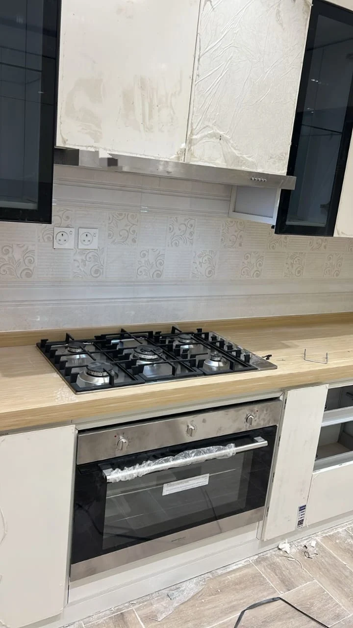 YCebvoJj0nhpTlI4ebTWu1POzgS9i2gOOnYlUhs0.webp بكج أجهزة مطبخ بلت-ان من MASTERgas ماستر جاز - فرن 90*60 سم 9 وظائف ايطالي O96E9MX - سطح 5 عيون ايطالي H95GLCX - شفاط 90 سم ايطالي حرف تي قوة 1200 MGHT-90 - الصورة 1