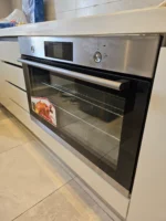 ⁦سيمفر - فرن كهرباء بلت ان 90 سم - 9 وظائف – 1 مروحة توزيع للحرارة + 1 مروحة تبريد داخلية – ستيل مؤقت ديجيتال يعمل باللمس - 142 لتر شواية داخيلة : B 9109 DERM⁩ - الصورة ⁦5⁩